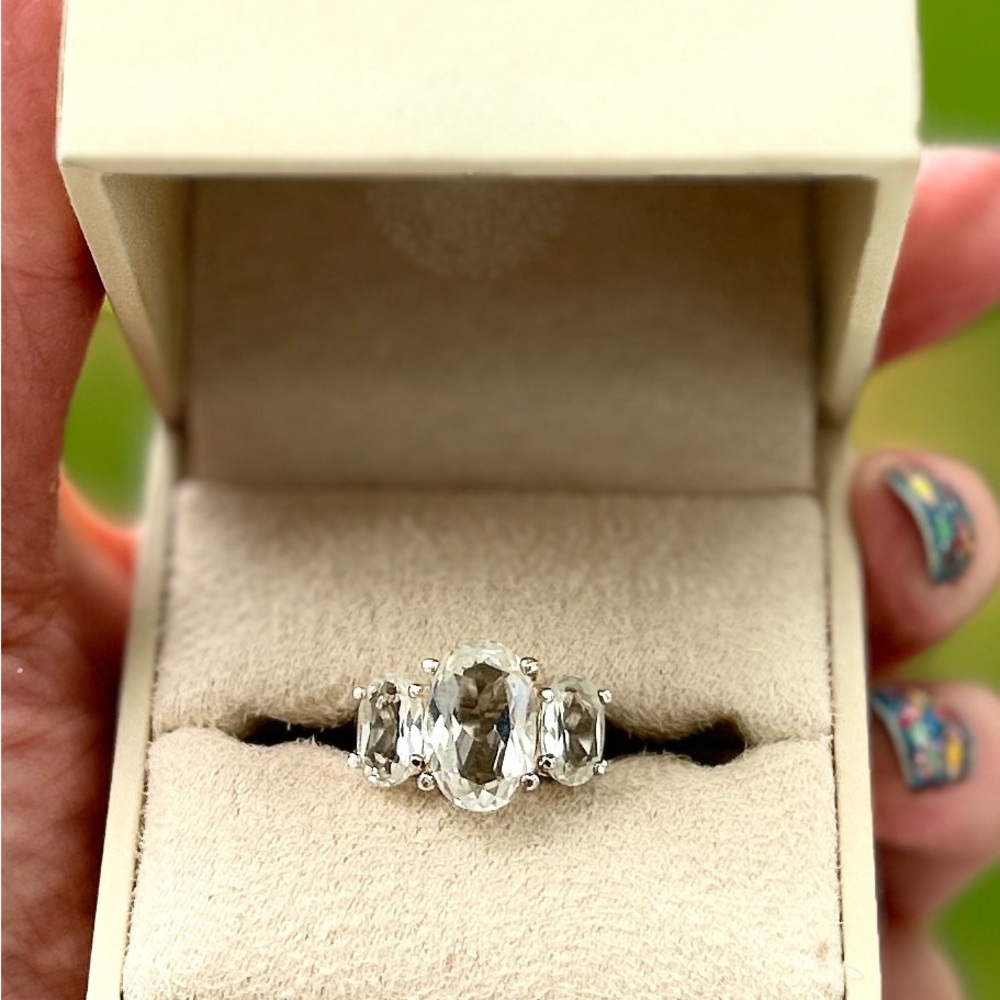 3 Oval shaped white crystal ring